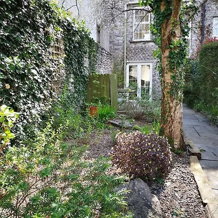 Shelbourne Georgian Townhouse Кенмар