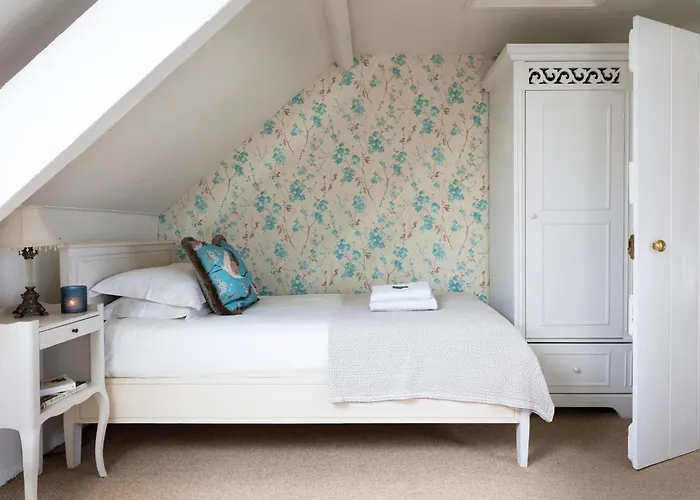 Shelbourne Georgian Townhouse *